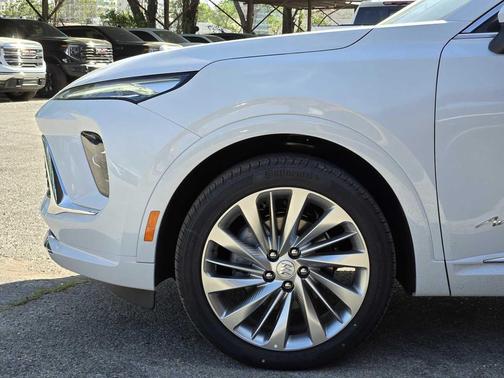 Iridescent White Tricoat 2026 Buick Envision Avenir AWD