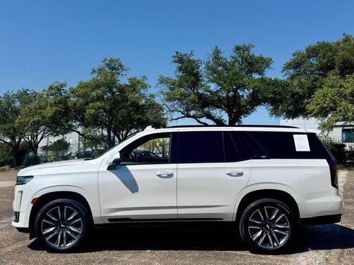 2023 Cadillac Escalade Sport