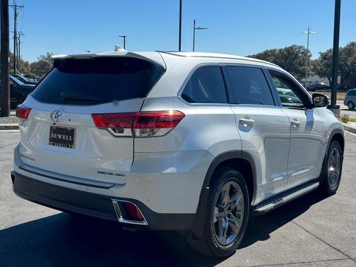 2017 Toyota Highlander Limited