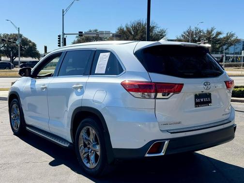2017 Toyota Highlander Limited