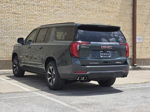2025 GMC Yukon XL 4WD AT4