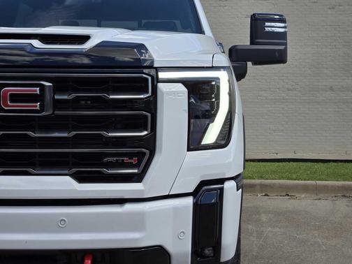 2026 GMC Sierra 2500 AT4