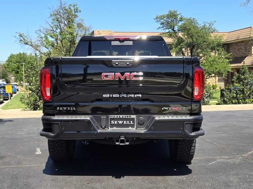 2025 GMC Sierra 1500 AT4X