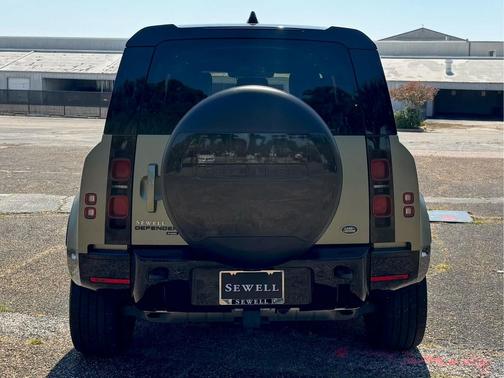 2022 Land Rover Defender 110 X-Dynamic HSE