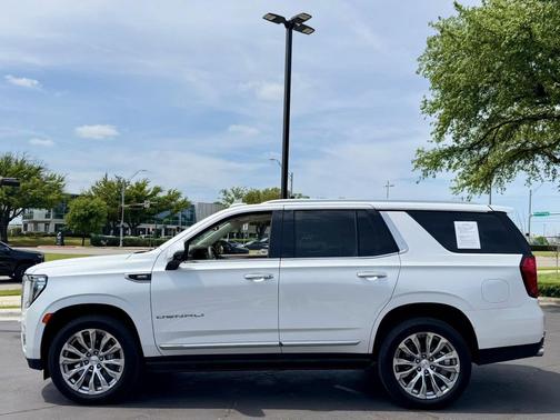 White Frost Tricoat 2023 GMC Yukon Denali