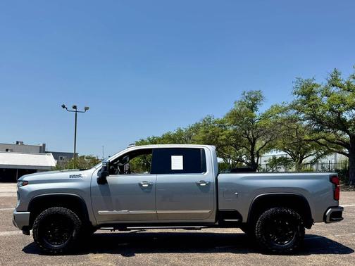 Sterling Gray Metallic 2025 Chevrolet Silverado 2500 High Country