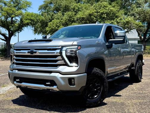 Sterling Gray Metallic 2025 Chevrolet Silverado 2500 High Country