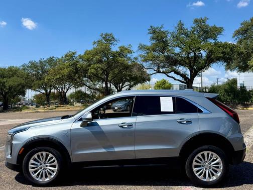2024 Cadillac XT4 Luxury