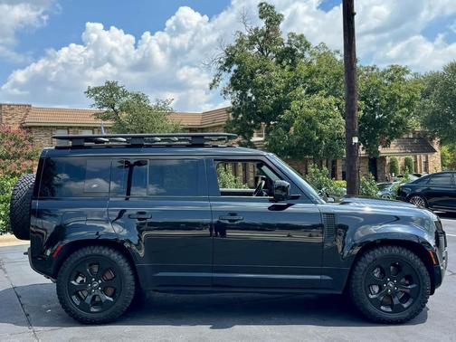 2023 Land Rover Defender 110 X-Dynamic SE