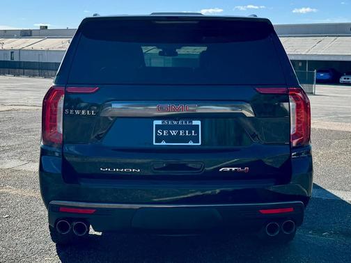 2023 GMC Yukon XL 4WD AT4