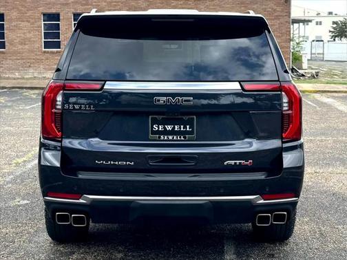 2025 GMC Yukon 4WD AT4