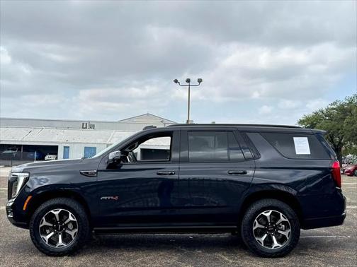 2025 GMC Yukon 4WD AT4