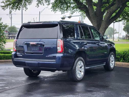 Dark Sapphire Blue Metallic 2019 GMC Yukon SLT