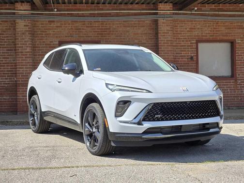 Iridescent White Tricoat 2026 Buick Envision Sport Touring AWD