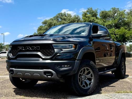 Diamond Black Crystal Pearlcoat 2024 RAM 1500 TRX