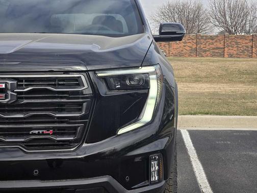 2026 GMC Acadia AT4 AWD