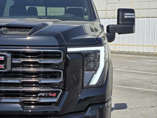 2025 GMC Sierra 2500 AT4