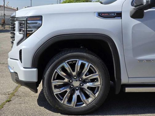 Glacier White Tricoat 2026 GMC Sierra 1500 Denali