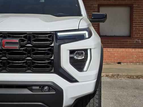 Summit White 2026 GMC Canyon Elevation