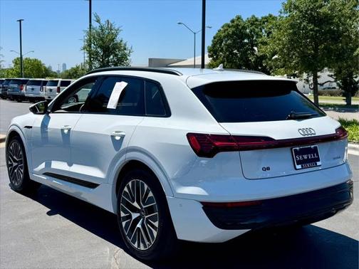 2024 Audi Q8 e-tron Prestige