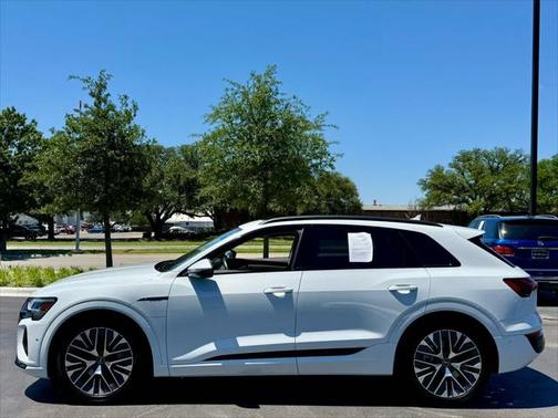 2024 Audi Q8 e-tron Prestige