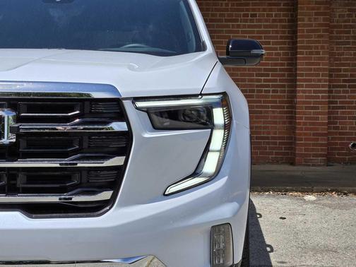 Glacier White Tricoat 2026 GMC Acadia Elevation FWD