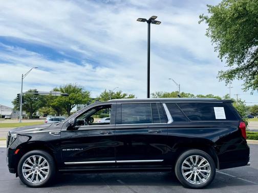 2022 GMC Yukon XL Denali
