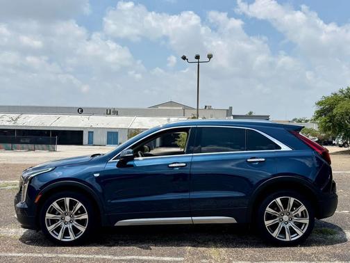 Twilight Blue Metallic 2022 Cadillac XT4 Premium Luxury