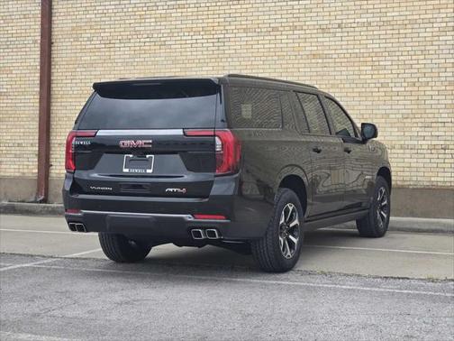 2025 GMC Yukon XL 4WD AT4