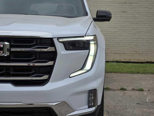 Glacier White Tricoat 2026 GMC Acadia Elevation FWD