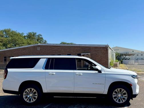 2023 Chevrolet Suburban LS