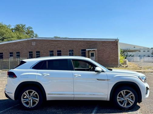 2024 Volkswagen Atlas Cross Sport 2.0T SEL