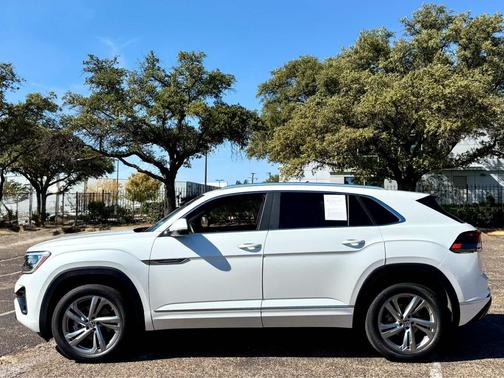 2024 Volkswagen Atlas Cross Sport 2.0T SEL