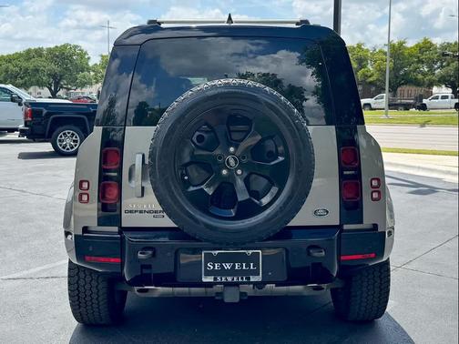 2022 Land Rover Defender 110 X-Dynamic HSE