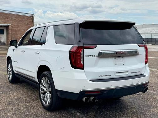 Summit White 2023 GMC Yukon Denali