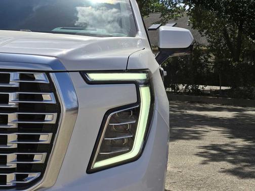 Summit White 2026 GMC Yukon XL Denali