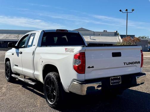 2017 Toyota Tundra SR5