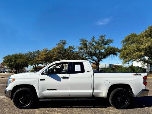 2017 Toyota Tundra SR5