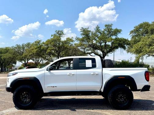 2024 GMC Canyon AT4X