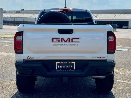 2024 GMC Canyon AT4X