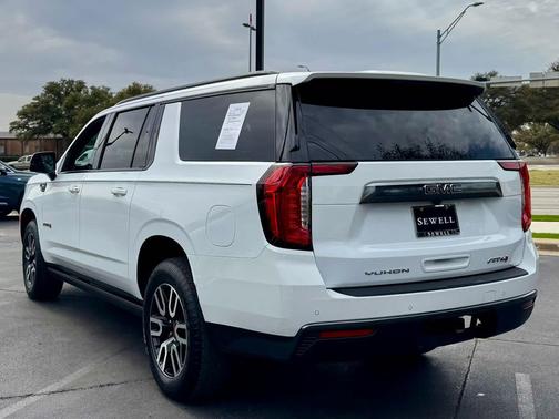 2023 GMC Yukon XL 4WD AT4