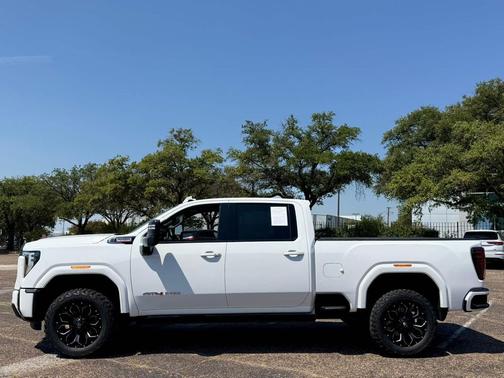 2024 GMC Sierra 2500 AT4