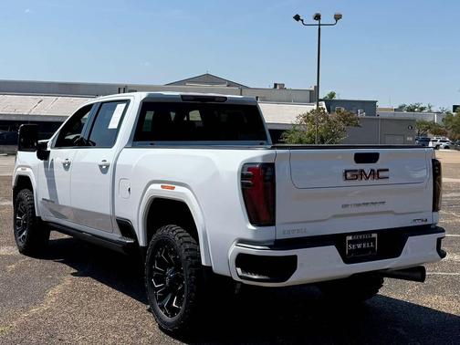 2024 GMC Sierra 2500 AT4