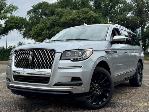 Silver Radiance Metallic Clearcoat 2022 Lincoln Navigator Black Label