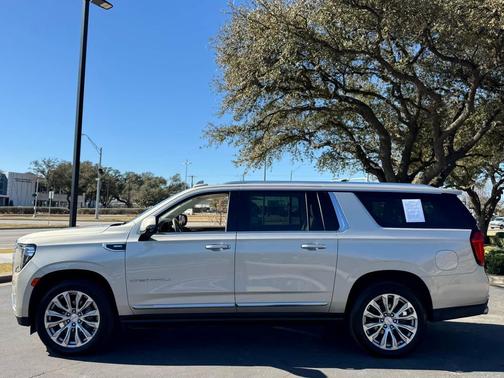 2022 GMC Yukon XL Denali