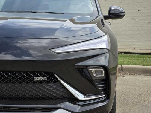 Ebony Twilight Metallic 2026 Buick Envista Sport Touring FWD