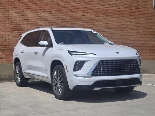Iridescent White Tricoat 2026 Buick Enclave Avenir FWD
