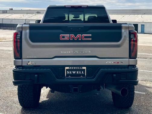 2025 GMC Sierra 2500 AT4