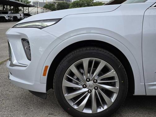 Iridescent White Tricoat 2026 Buick Envision Avenir AWD