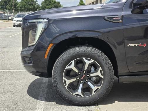 2025 GMC Yukon 4WD AT4